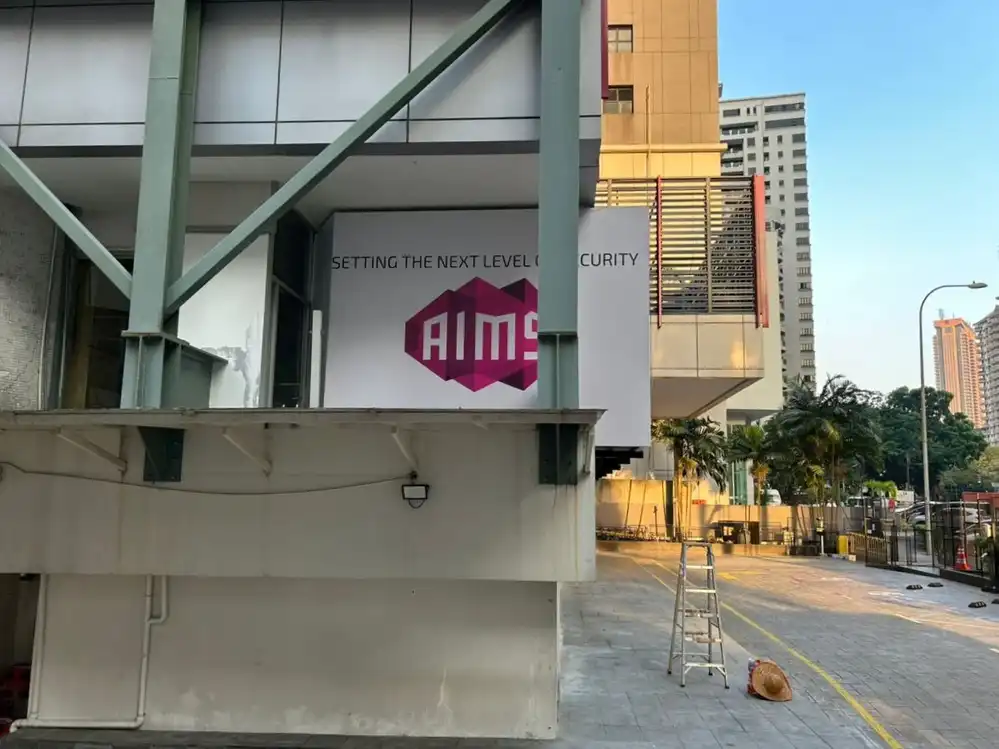 Cantilever Hoarding & Visual, AIMS, Menara AIMS