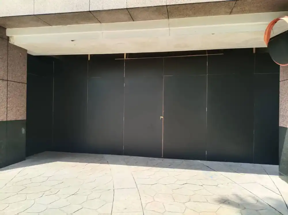 Hoarding (All Black), Bangunan Setia 2, Damansara Height