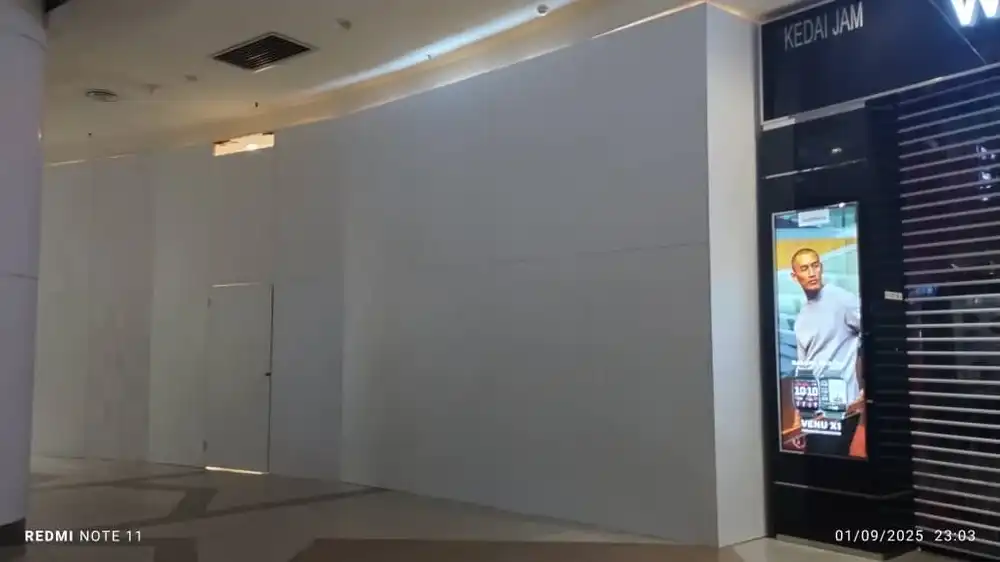 Hoarding (All White), Aeon Shah Alam