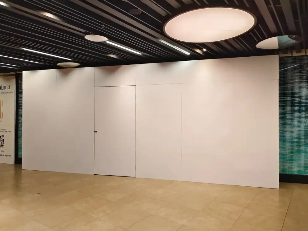 Hoarding (All White), DC Mall