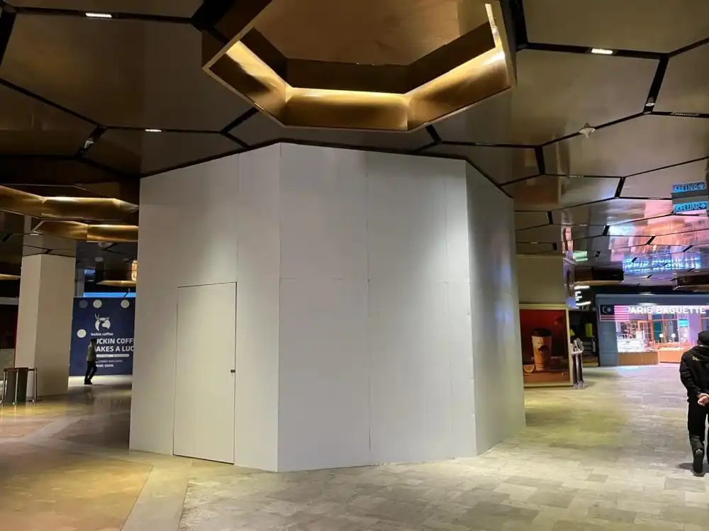 Hoarding (All White), Genting SkyAvenue