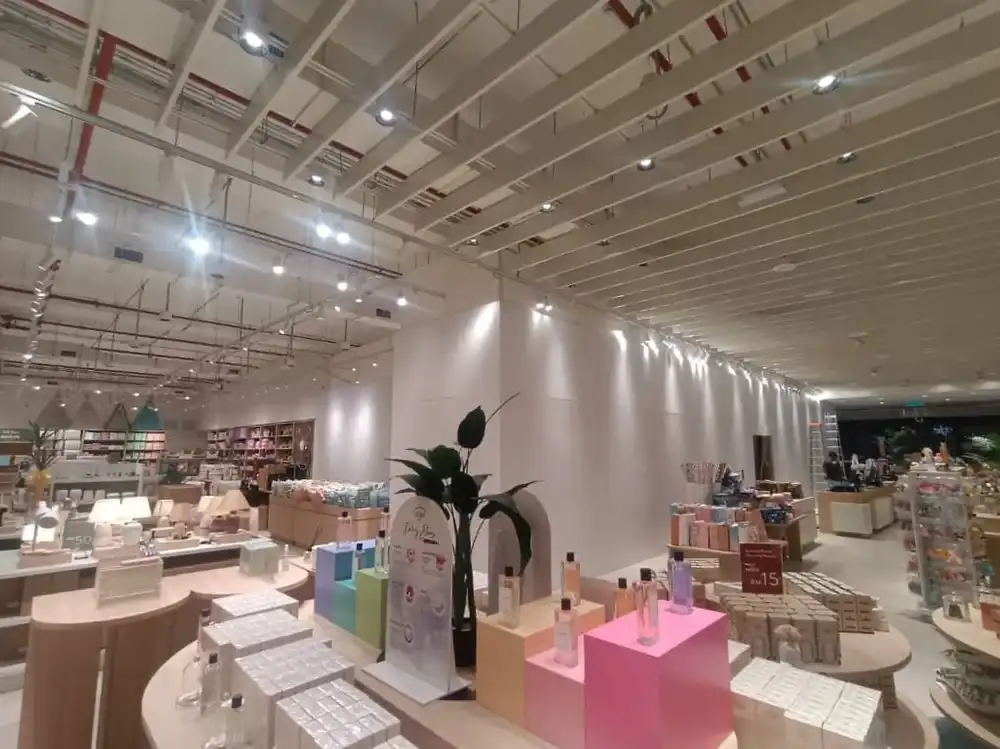 Hoarding (All White), Internal Lot, Setia City Mall
