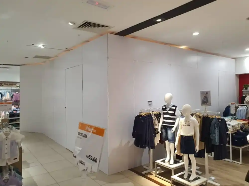 Hoarding (All White), Isetan, KLCC