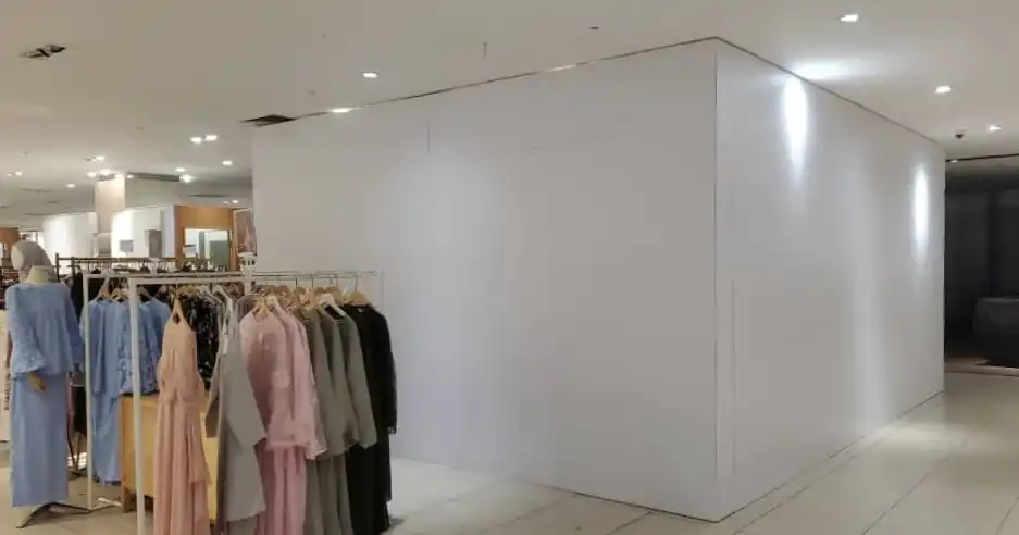 Hoarding (All White), Isetan, KLCC