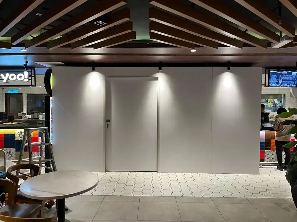 Hoarding (All White), KLIA Food Garden