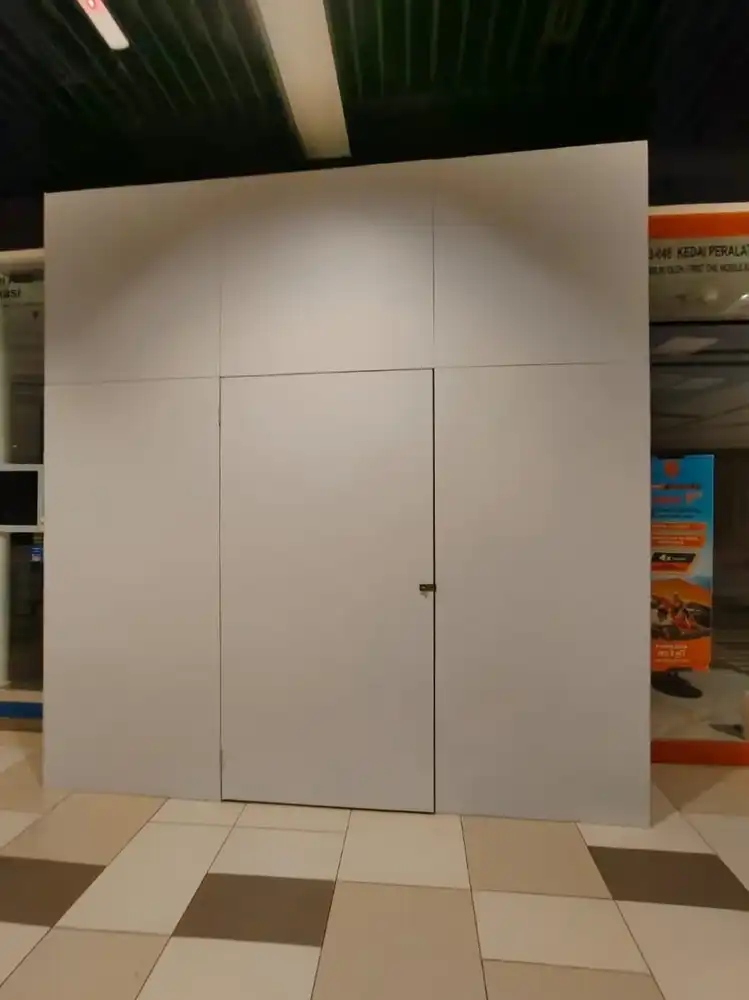Hoarding (All White), MyTown