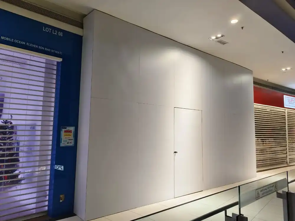 Hoarding (All White), Nu Sentral
