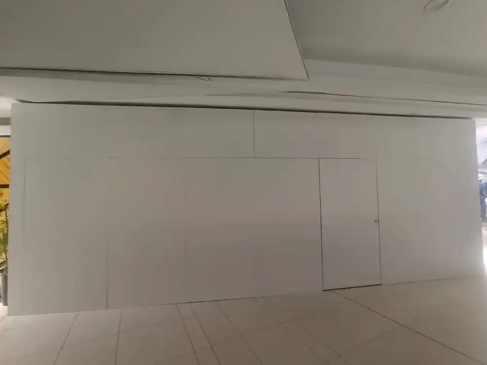 Hoarding (All White), Nu Sentral