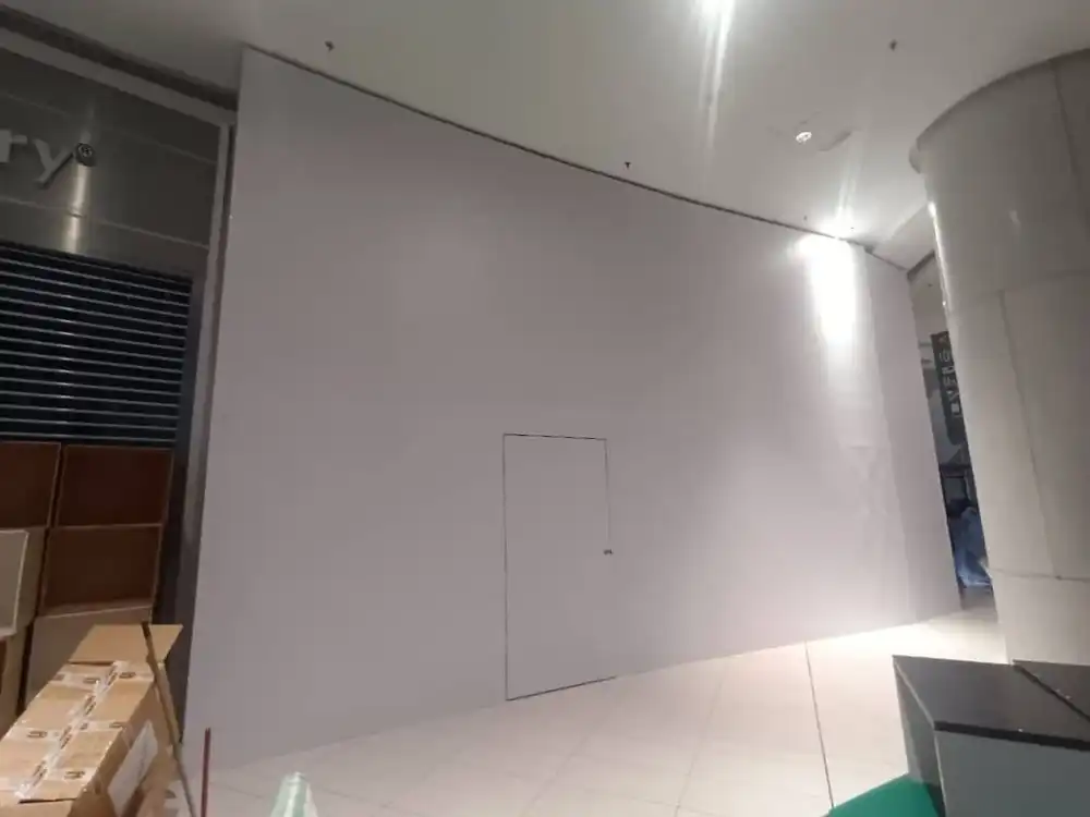 Hoarding (All White), Nu Sentral