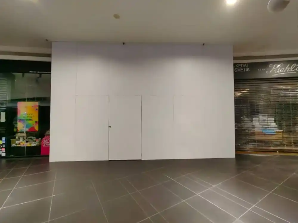 Hoarding (All White), Nu Sentral