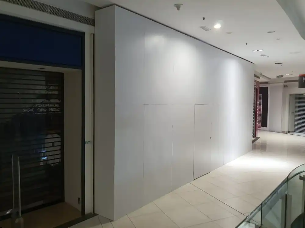 Hoarding (All White), Nu Sentral