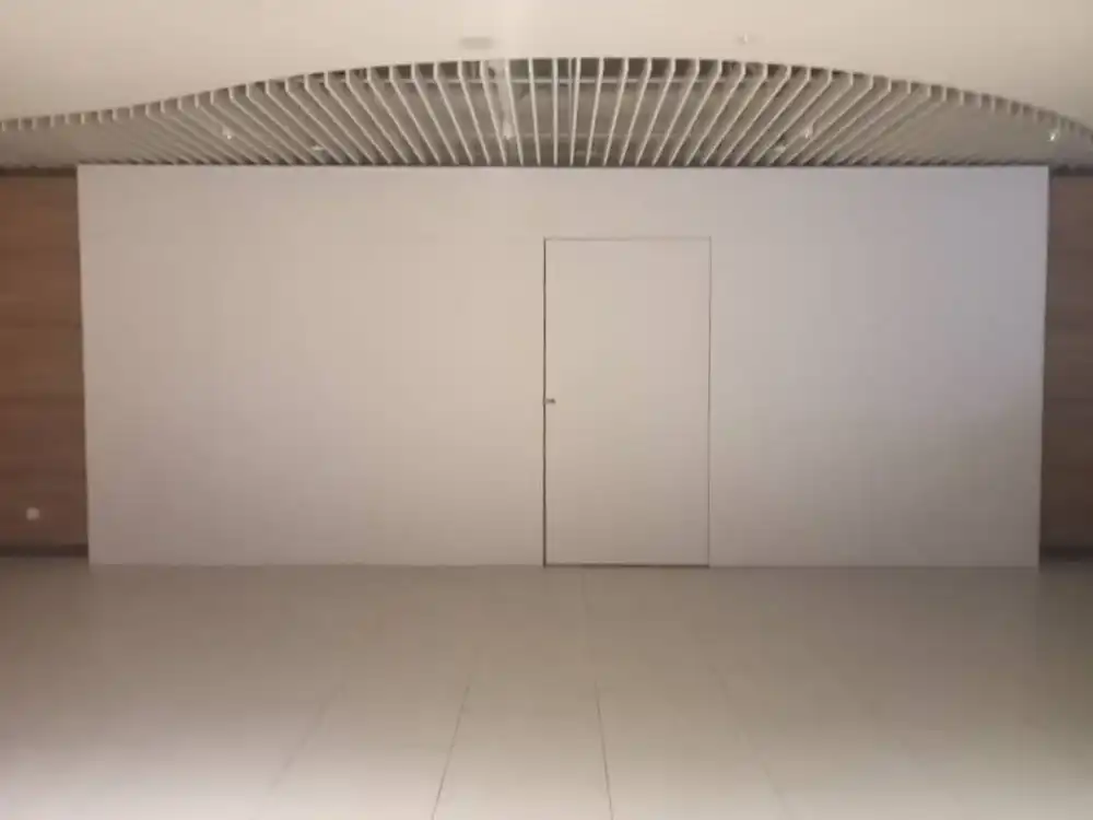 Hoarding (All-White), Pearl Point
