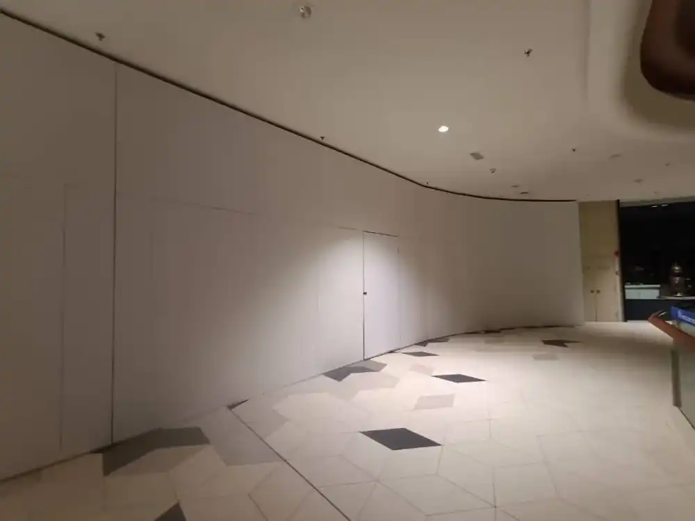 Hoarding (All White), Starling Mall