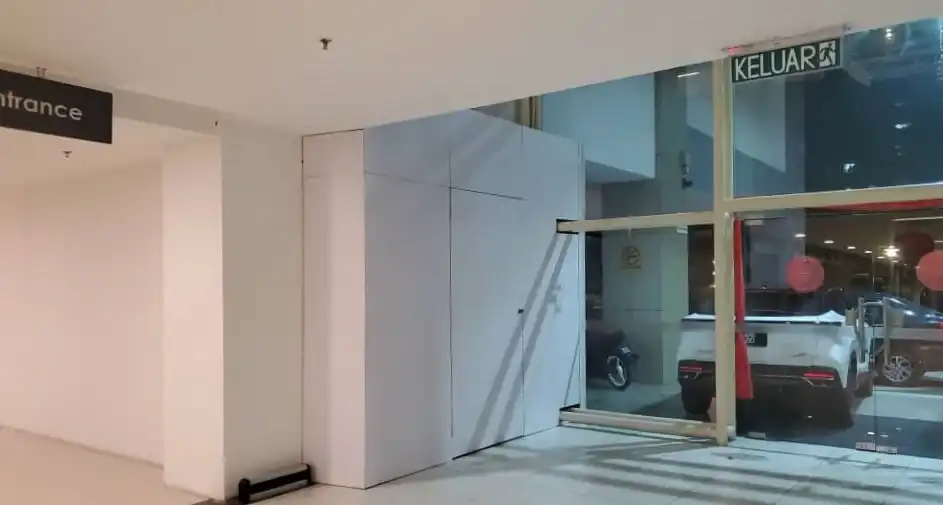 Hoarding (All White), Viva Home Shopping Mall