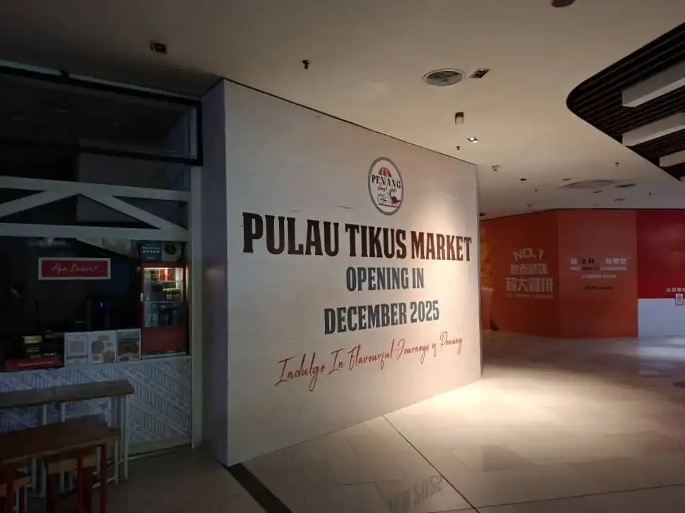 Hoarding and Visual, Pulau Tikus Market, Paradigm