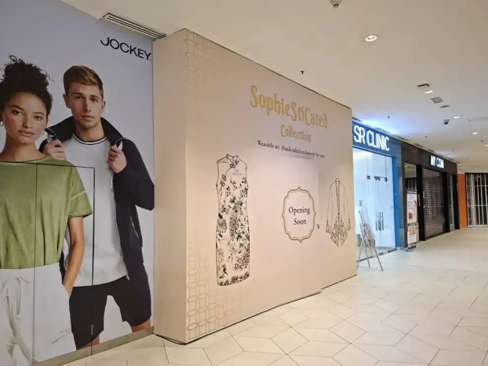 Hoarding and Visual, SophieStiCated, Starling Mall