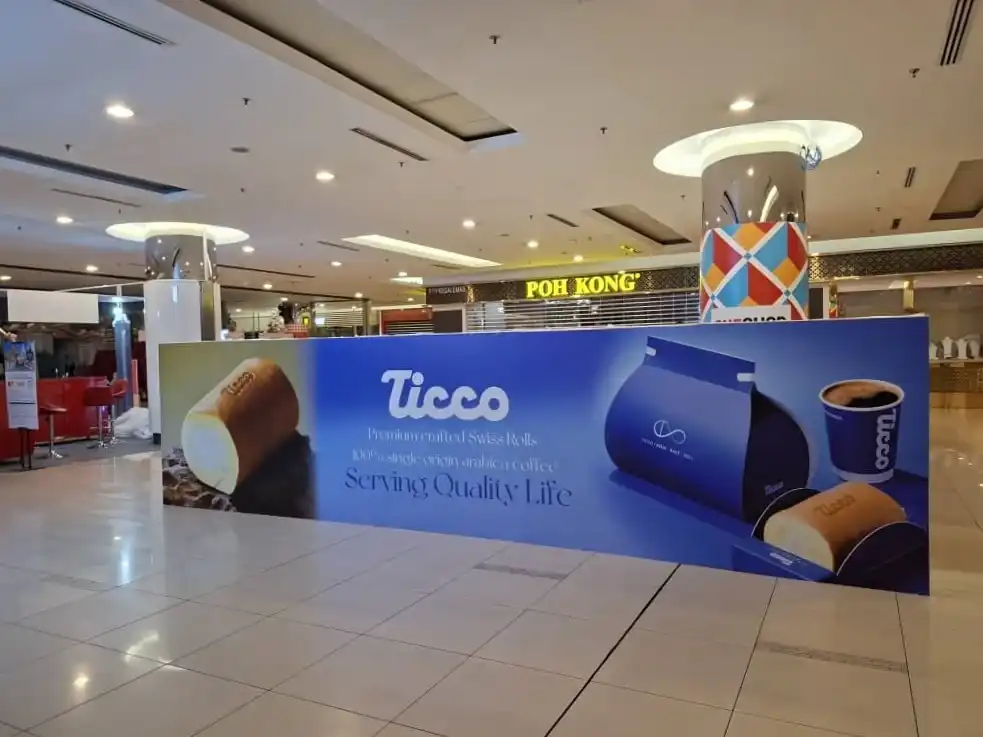 Hoarding and Visual, Ticco, One Utama