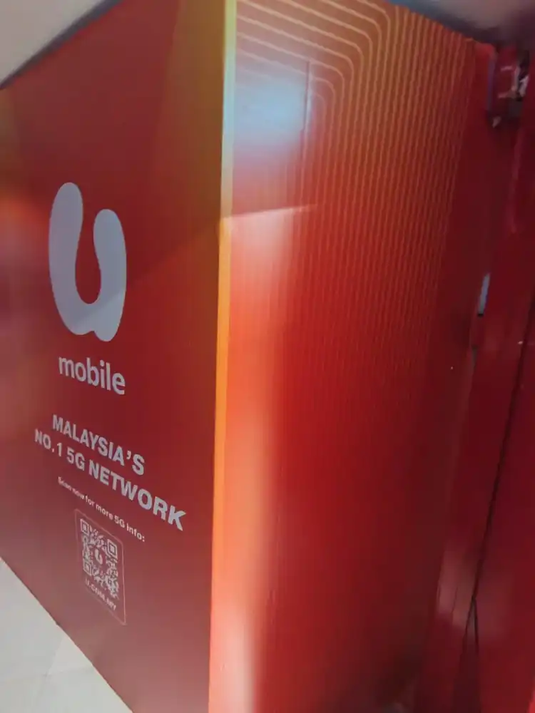 Hoarding and Visual, U Mobile, Leisure Mall