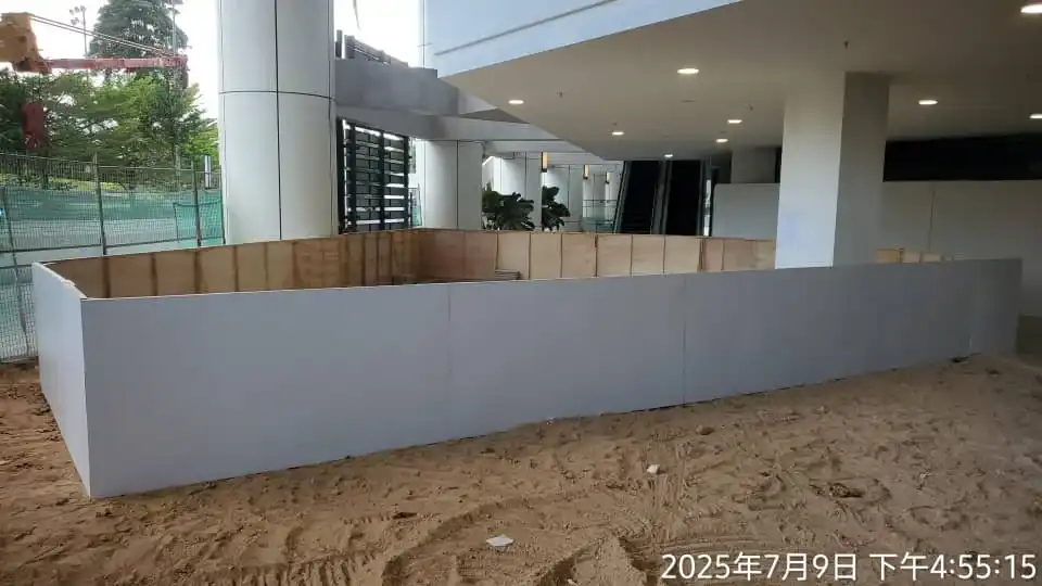 Hoarding (Lot & Kiosk, All White), KLGCC Mall