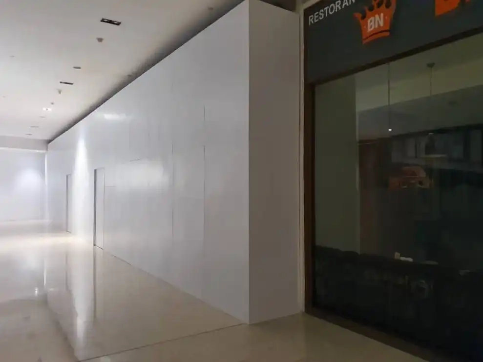 Hoarding (Lot & Kiosk, All White), Pavilion Elite