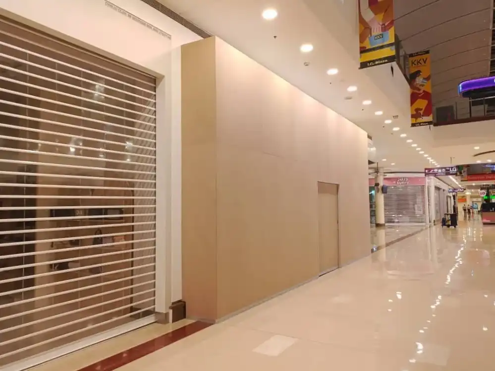 Hoarding (MDF), Alamanda