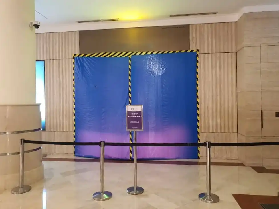Hoarding (MDF, Emergency due to Glass Break), Suria KLCC