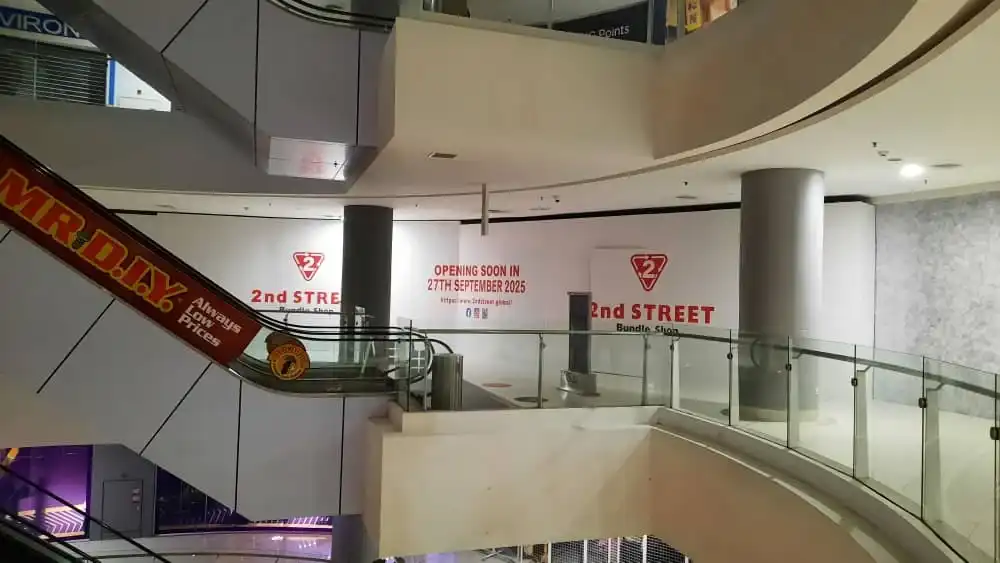Hoarding Push Out & Visual, 2nd Street, Quill City Mall
