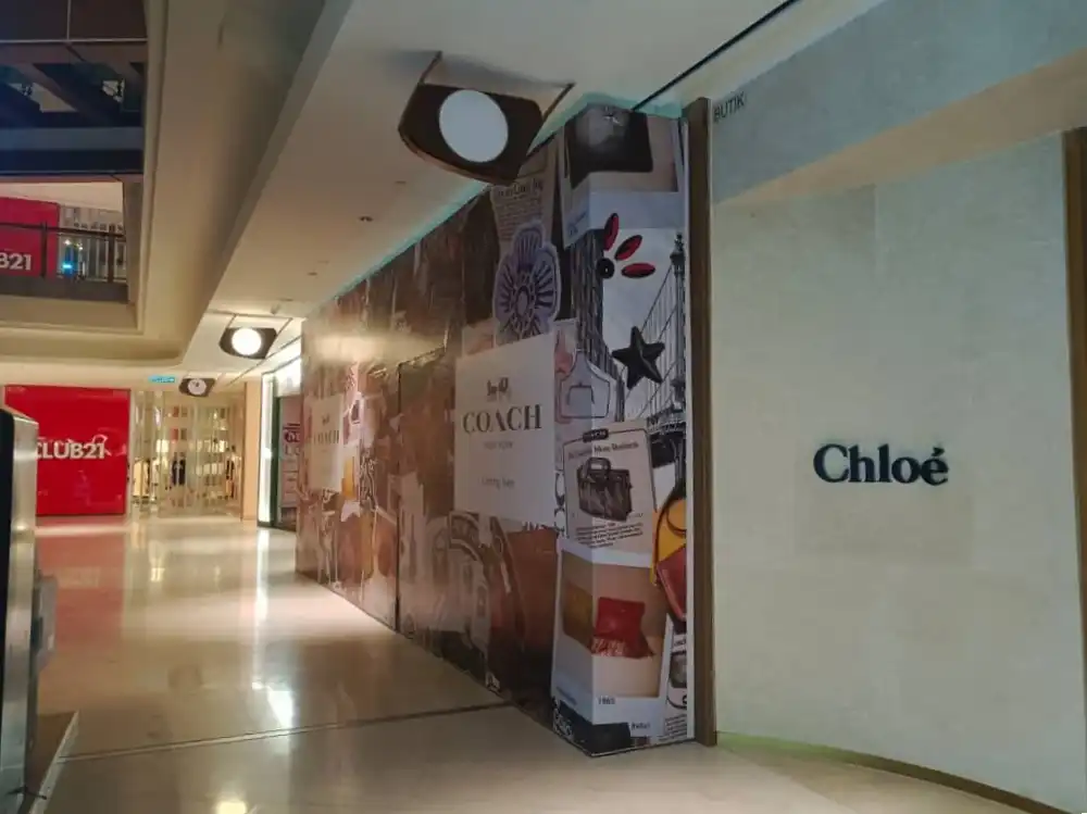 Hoarding Push Out & Visual Add On, Coach, The Gardens Mid Valley