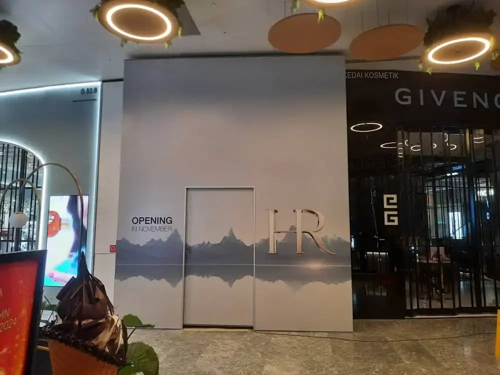 Hoarding Push Out & Visual, Helena Rubinstein, TRX