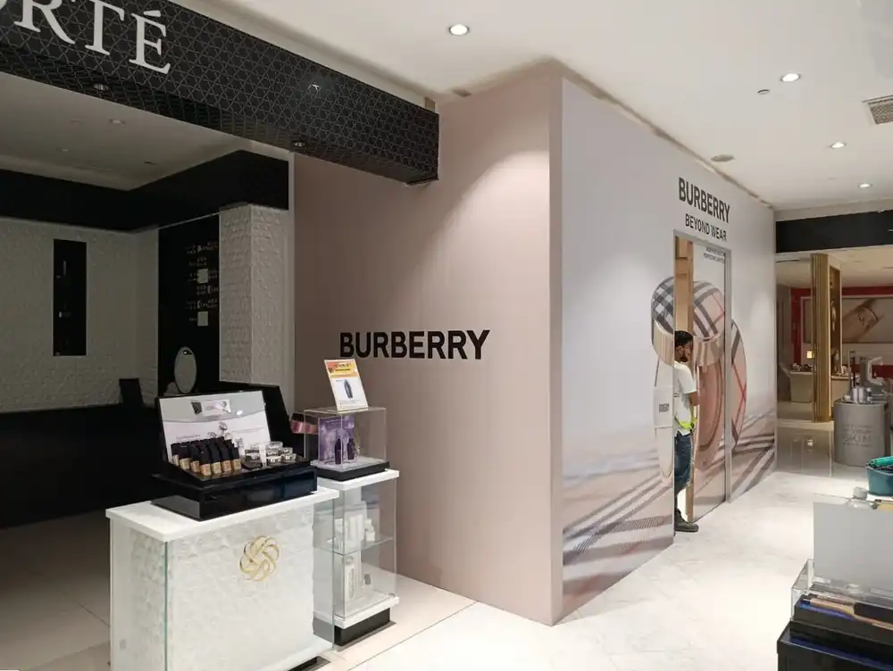 Hoarding & Visual, Burberry, Isetan KLCC
