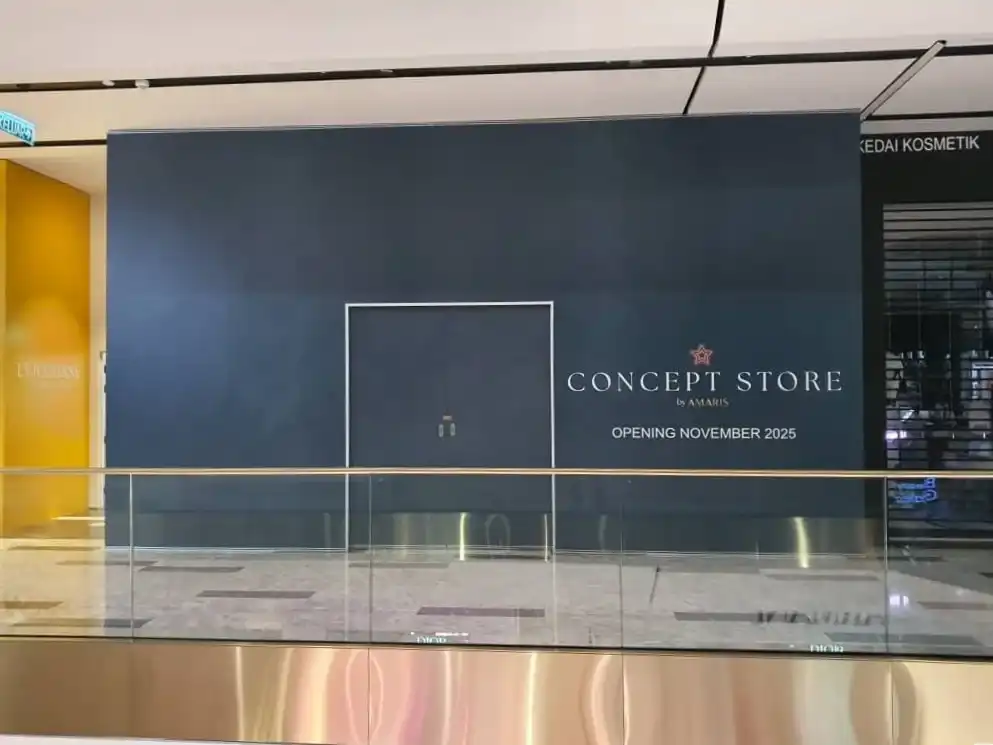 Hoarding & Visual, Concept Store by Amaris, TRX
