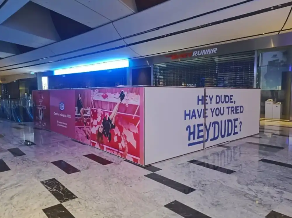 Hoarding & Visual (Kiosk), Hey Jude, TRX