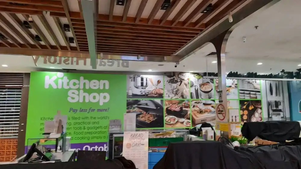 Hoarding and Visual, Kitchen Shop, Nu Empire
