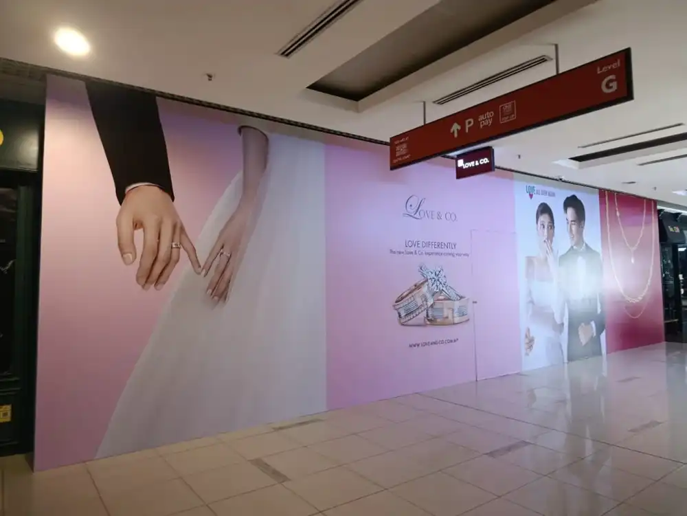 Hoarding & Visual, Love & Co, 1 Utama