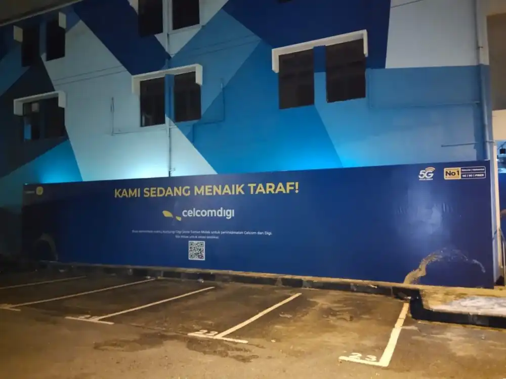 Hoarding & Visual (Shop Lot) (3 Sets), CelcomDigi, Taman Molek, Johor Bahru