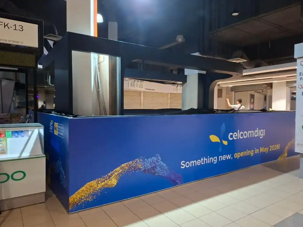 Hoarding & Visual Tarpaulin Installation, CelcomDigi, Sunway Wangsa Walk