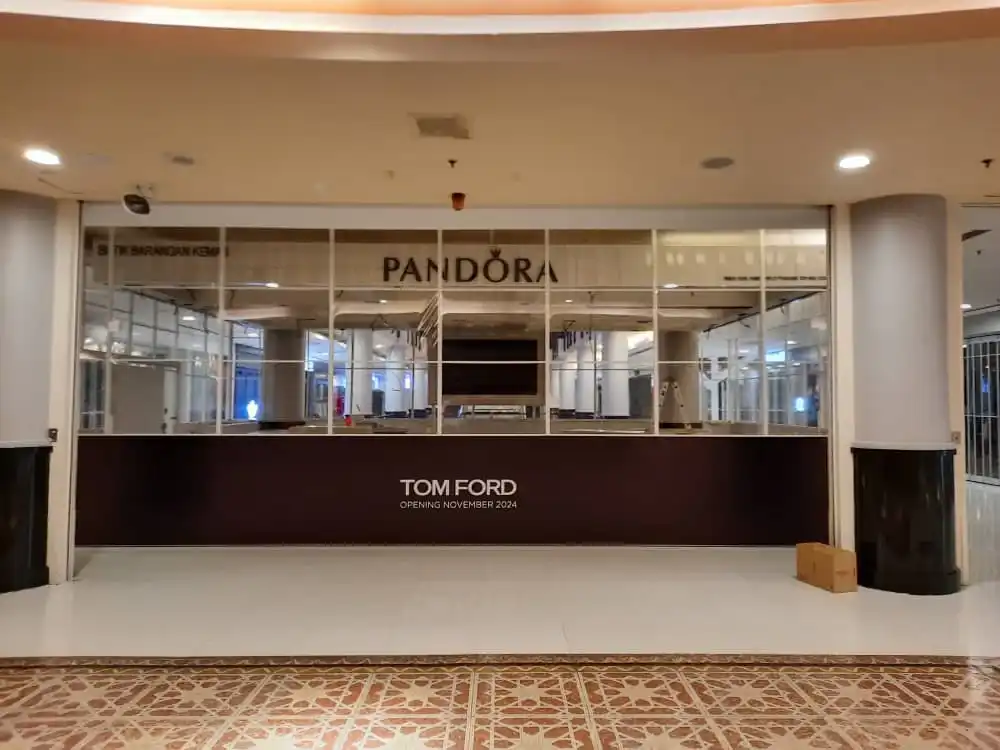 Hoarding, Visual & Transparent Plastic Sheet (Kiosk), Tom Ford, Sunway Pyramid