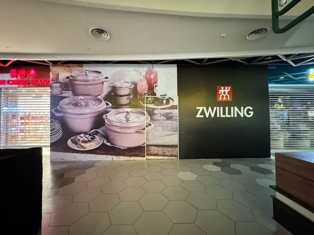 Hoarding & Visual, Zwilling, Mid Valley