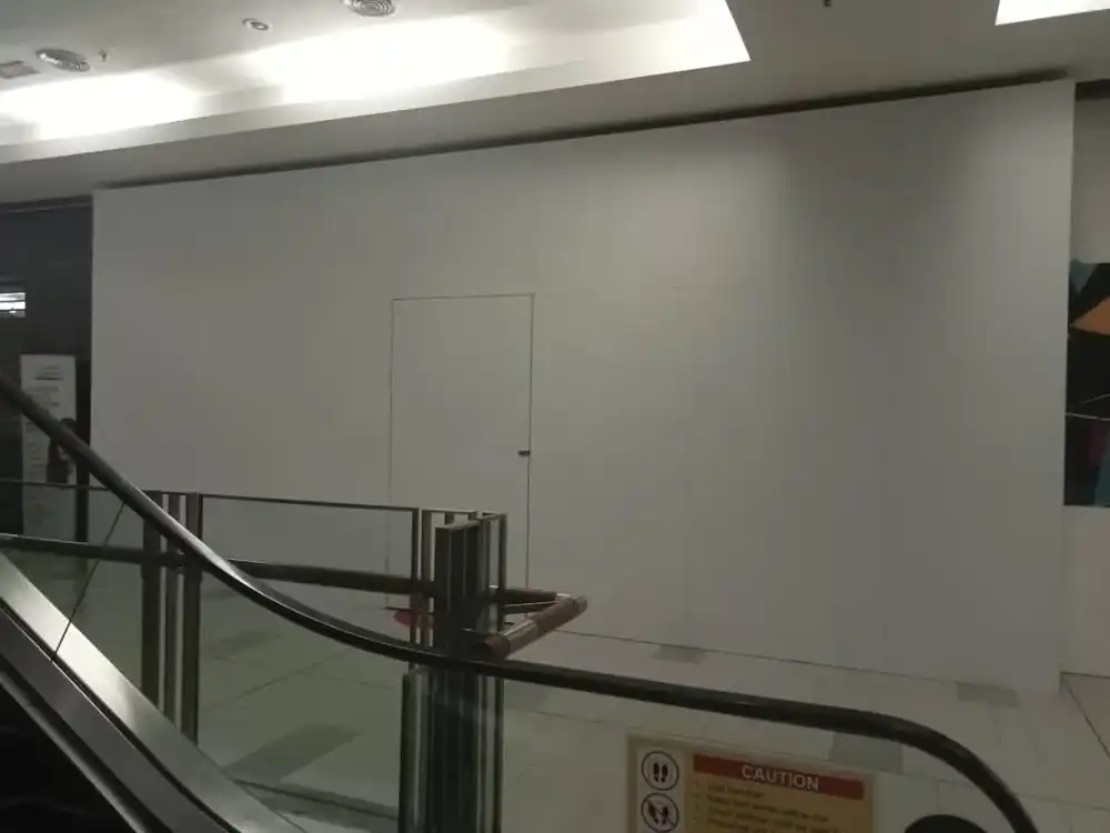 Hoarding (White), Paradigm Mall
