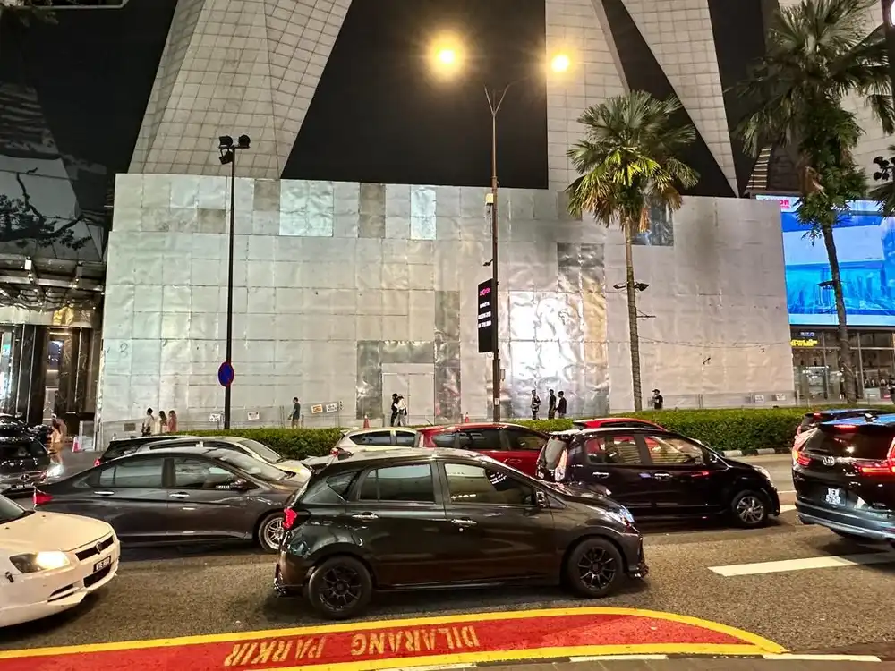 Outdoor Metal Hoarding, The Starhill